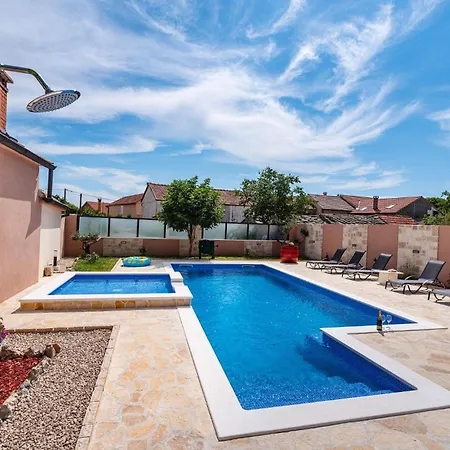 Beautiful In With Sauna * Benkovac