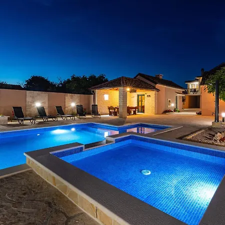 Beautiful In With Sauna Nyaraló *